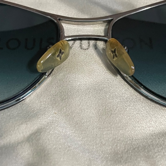 Louis Vuitton Aviator Sunglasses - Picture 7 of 12